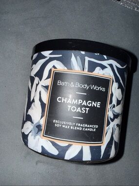 Bath & Body Works Champagne Toast Candle - NEW 3-Wick Candle